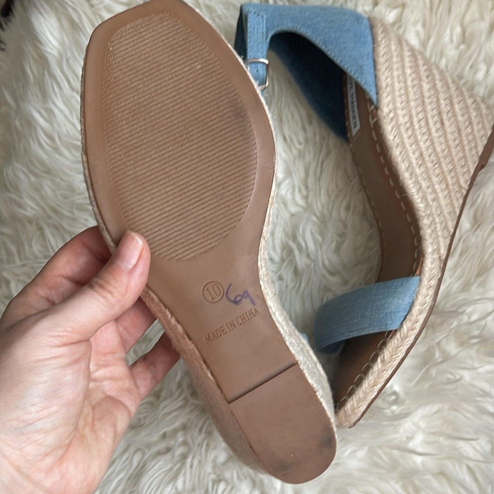 NEW Steve Madden Blue Denim Submit Round Square Toe Buckle Closure Wedge Sandals - Picture 4 of 7